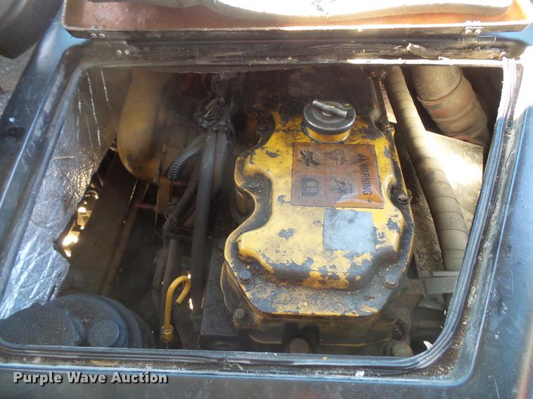 image for item DC4733 2004 Thomas Built Saf-T-Liner MVP EF 1418S school bus