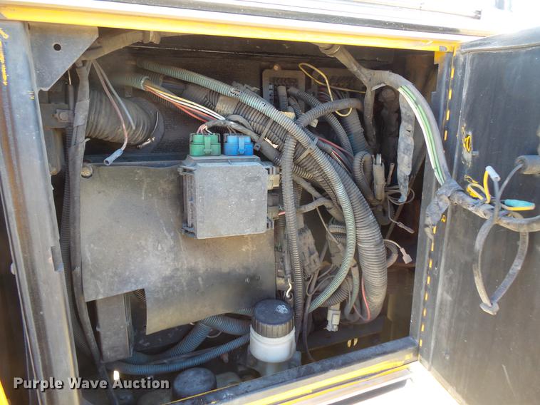 image for item DC4733 2004 Thomas Built Saf-T-Liner MVP EF 1418S school bus