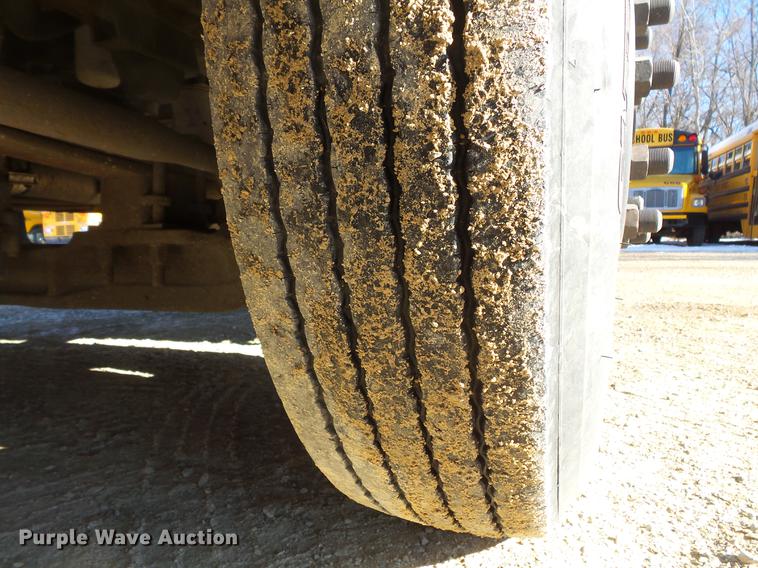 image for item DC4733 2004 Thomas Built Saf-T-Liner MVP EF 1418S school bus