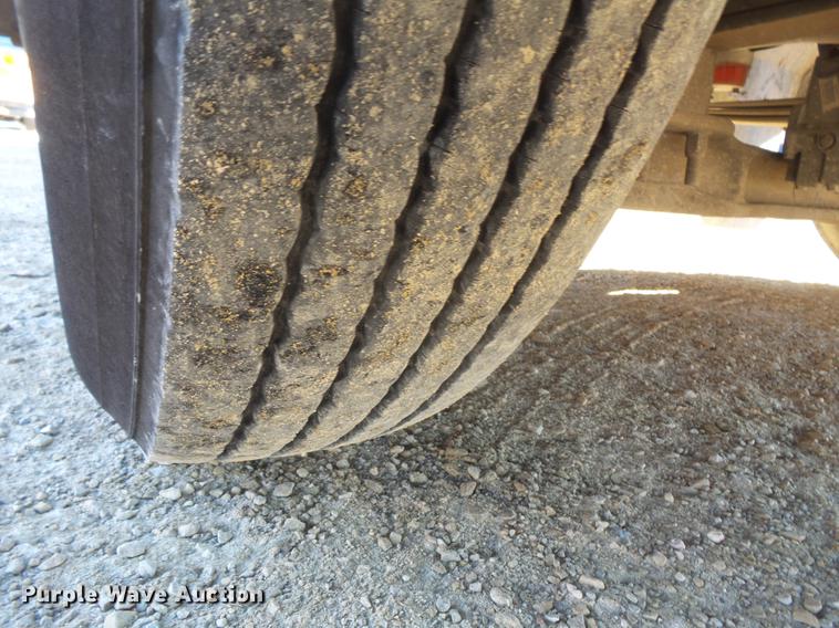 image for item DC4733 2004 Thomas Built Saf-T-Liner MVP EF 1418S school bus