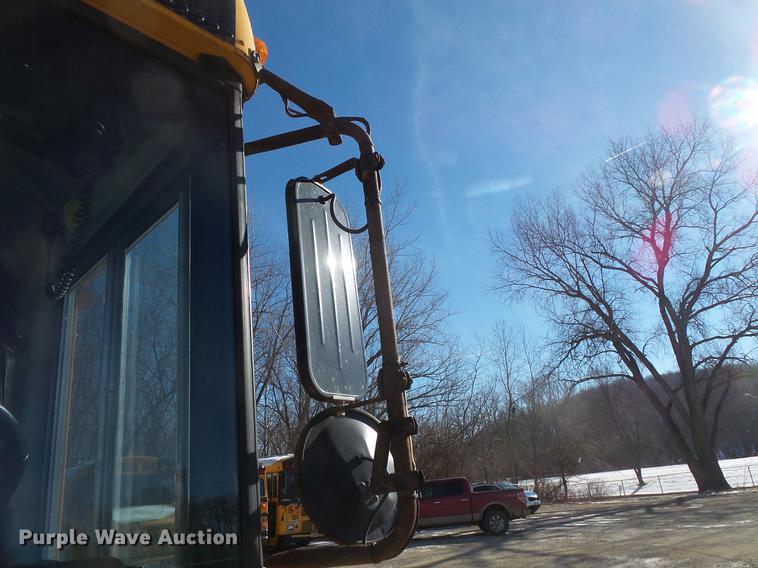 image for item DC4733 2004 Thomas Built Saf-T-Liner MVP EF 1418S school bus