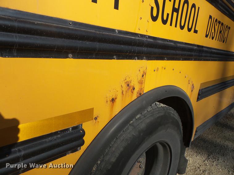 image for item DC4733 2004 Thomas Built Saf-T-Liner MVP EF 1418S school bus