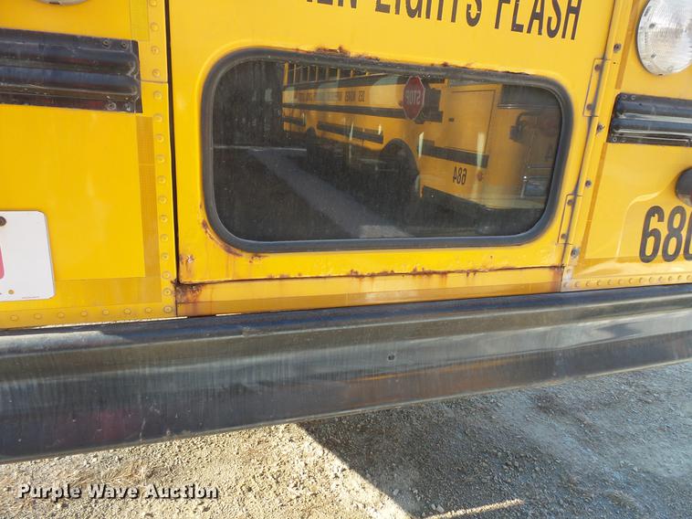 image for item DC4733 2004 Thomas Built Saf-T-Liner MVP EF 1418S school bus