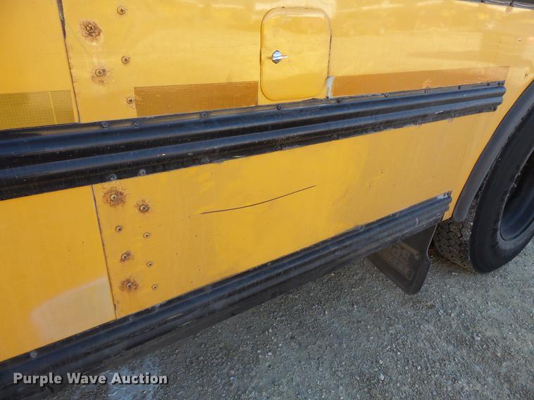 image for item DC4733 2004 Thomas Built Saf-T-Liner MVP EF 1418S school bus