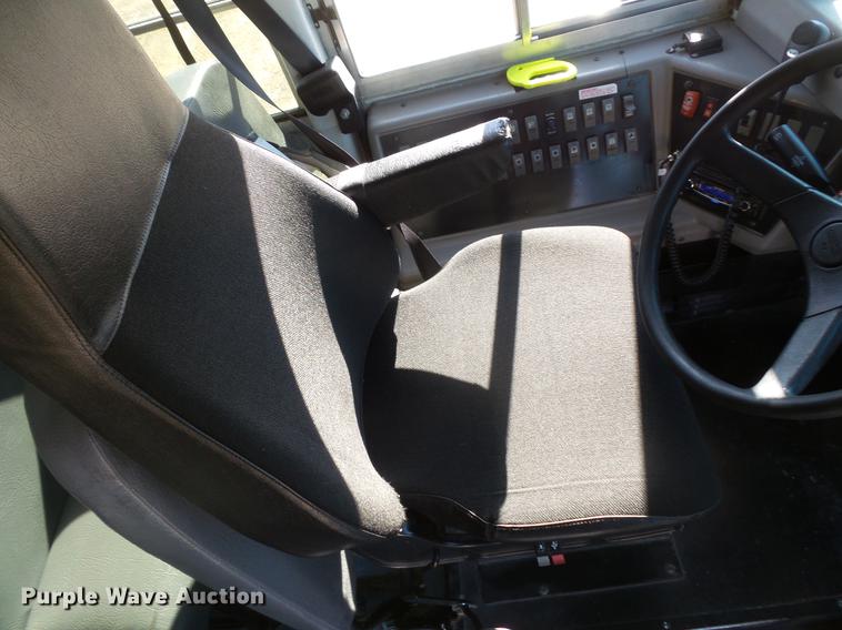 image for item DC4734 2006 Freightliner FS65 Thomas Built school bus