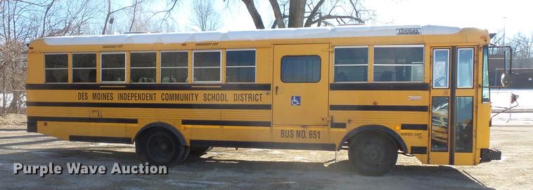 image for item DC4735 2001 Thomas Built Saf-T-Liner MVP EF 1118S school bus