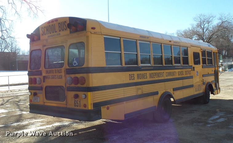 image for item DC4735 2001 Thomas Built Saf-T-Liner MVP EF 1118S school bus