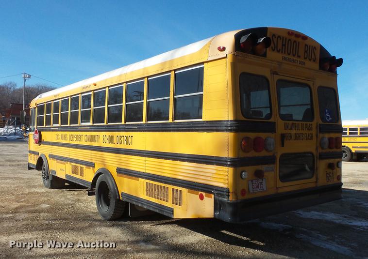 image for item DC4735 2001 Thomas Built Saf-T-Liner MVP EF 1118S school bus
