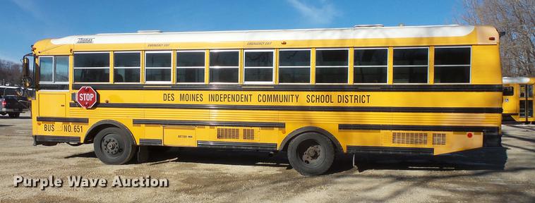 image for item DC4735 2001 Thomas Built Saf-T-Liner MVP EF 1118S school bus