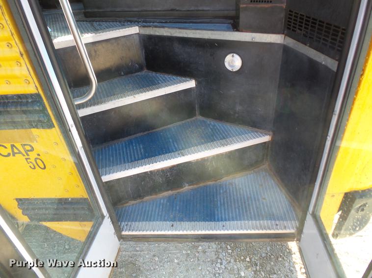 image for item DC4735 2001 Thomas Built Saf-T-Liner MVP EF 1118S school bus