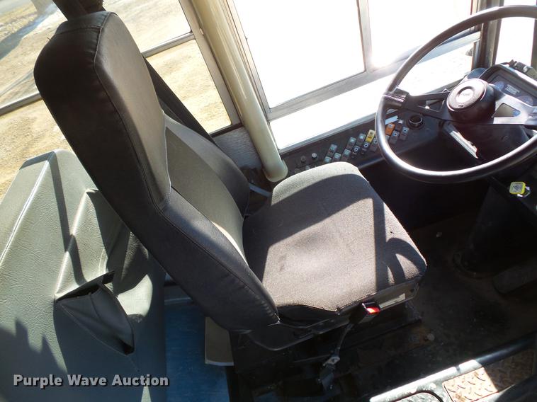 image for item DC4735 2001 Thomas Built Saf-T-Liner MVP EF 1118S school bus