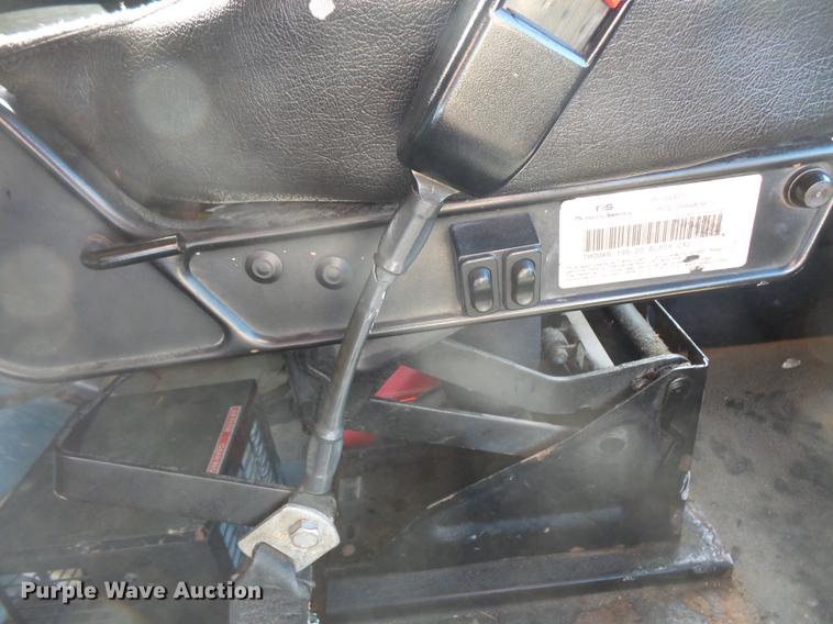 image for item DC4735 2001 Thomas Built Saf-T-Liner MVP EF 1118S school bus