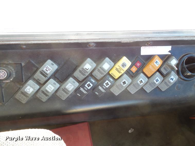 image for item DC4735 2001 Thomas Built Saf-T-Liner MVP EF 1118S school bus