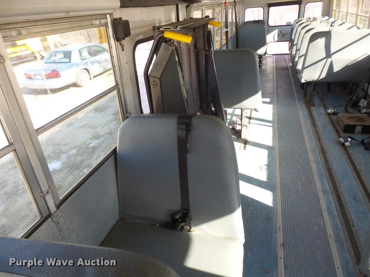 image for item DC4735 2001 Thomas Built Saf-T-Liner MVP EF 1118S school bus