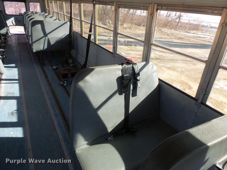 image for item DC4735 2001 Thomas Built Saf-T-Liner MVP EF 1118S school bus