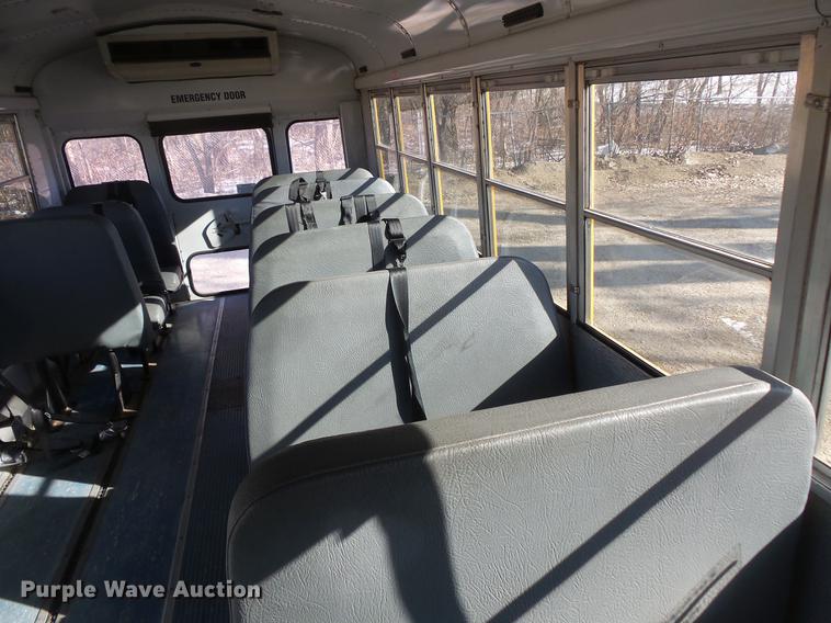 image for item DC4735 2001 Thomas Built Saf-T-Liner MVP EF 1118S school bus