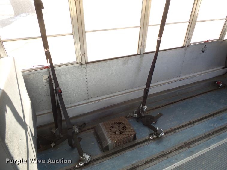 image for item DC4735 2001 Thomas Built Saf-T-Liner MVP EF 1118S school bus