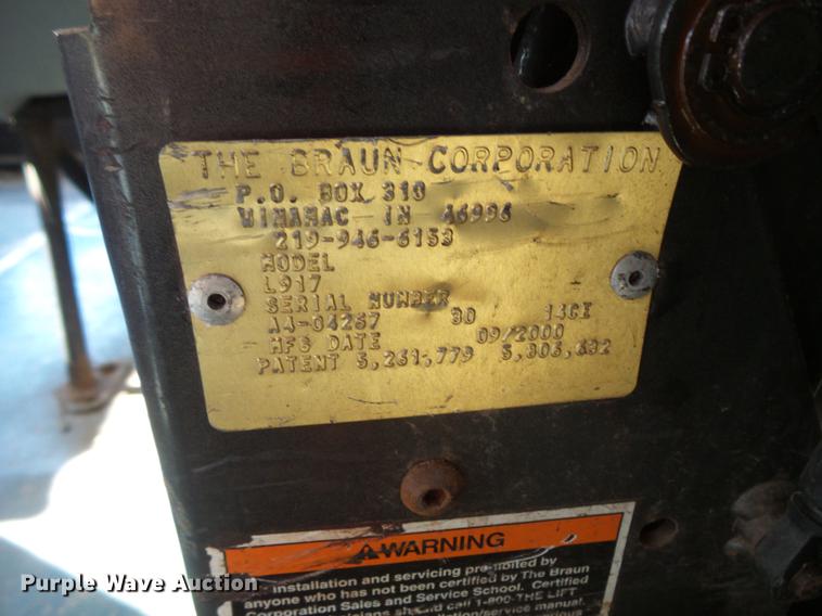 image for item DC4735 2001 Thomas Built Saf-T-Liner MVP EF 1118S school bus