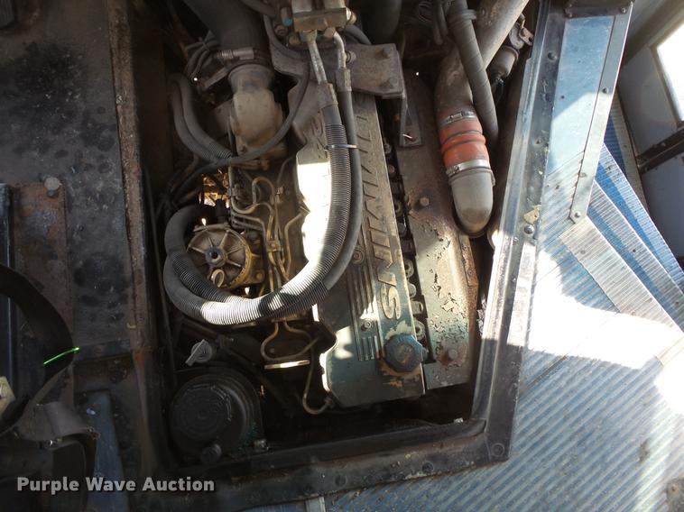 image for item DC4735 2001 Thomas Built Saf-T-Liner MVP EF 1118S school bus