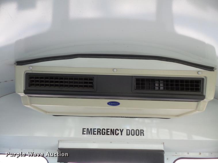 image for item DC4735 2001 Thomas Built Saf-T-Liner MVP EF 1118S school bus