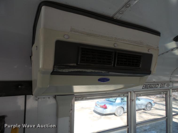 image for item DC4735 2001 Thomas Built Saf-T-Liner MVP EF 1118S school bus