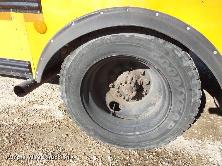 image for item DC4735 2001 Thomas Built Saf-T-Liner MVP EF 1118S school bus