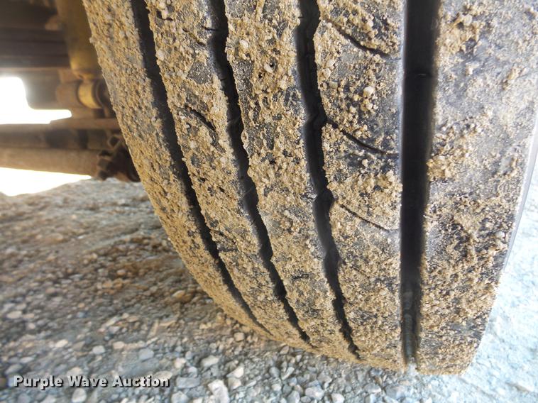 image for item DC4735 2001 Thomas Built Saf-T-Liner MVP EF 1118S school bus