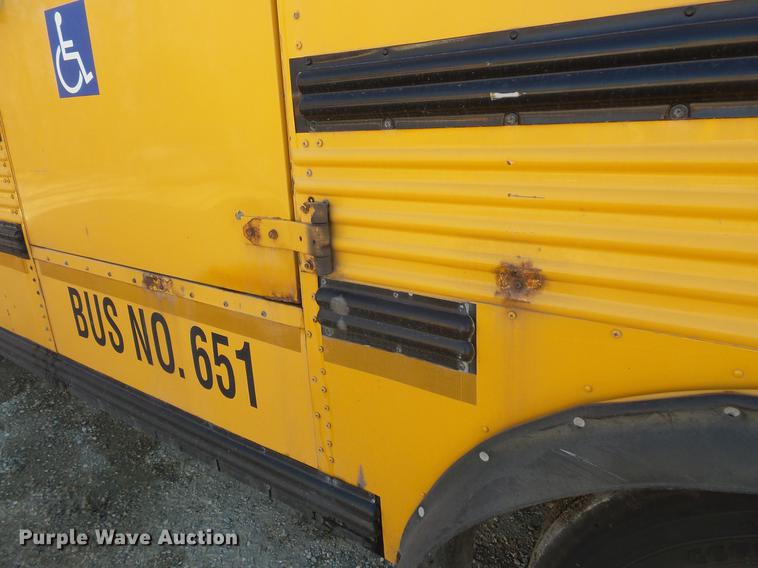 image for item DC4735 2001 Thomas Built Saf-T-Liner MVP EF 1118S school bus