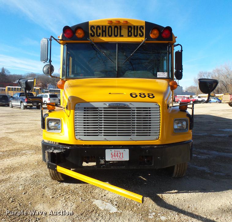 image for item DC4736 2004 Freightliner FS65 Thomas Built 101PS school bus