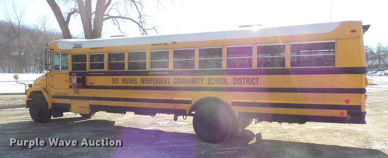 image for item DC4736 2004 Freightliner FS65 Thomas Built 101PS school bus