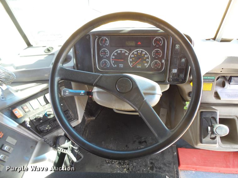 image for item DC4736 2004 Freightliner FS65 Thomas Built 101PS school bus