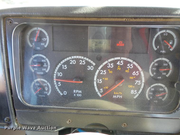 image for item DC4736 2004 Freightliner FS65 Thomas Built 101PS school bus