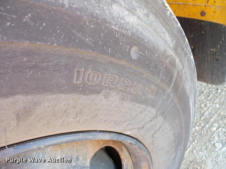 image for item DC4736 2004 Freightliner FS65 Thomas Built 101PS school bus