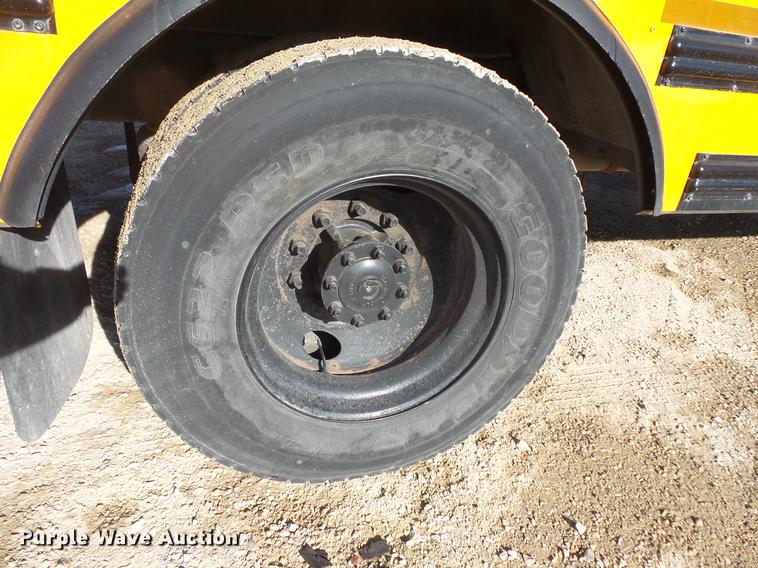 image for item DC4736 2004 Freightliner FS65 Thomas Built 101PS school bus