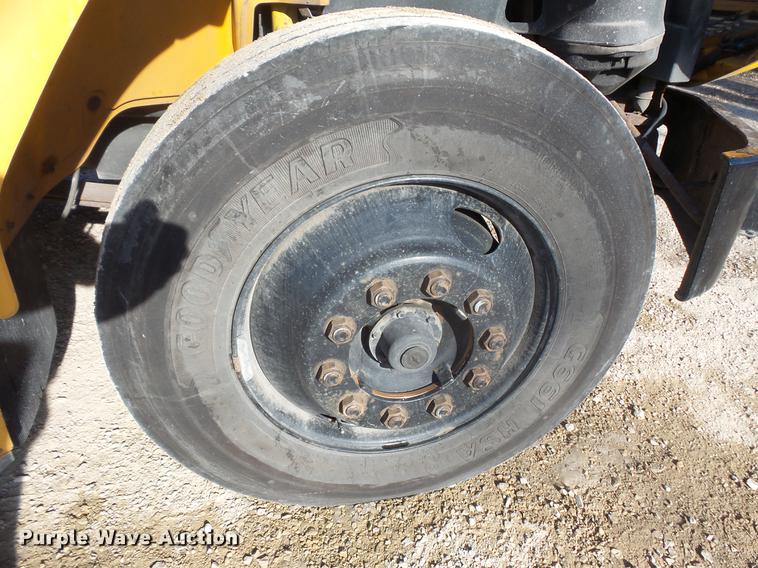 image for item DC4736 2004 Freightliner FS65 Thomas Built 101PS school bus