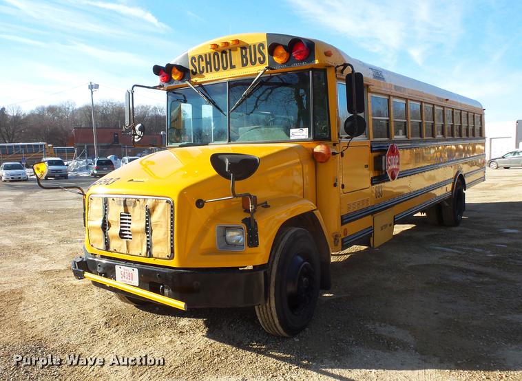 image for item DC4737 2004 Freightliner FS65 Thomas Built 101PS school bus