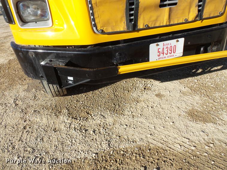 image for item DC4737 2004 Freightliner FS65 Thomas Built 101PS school bus