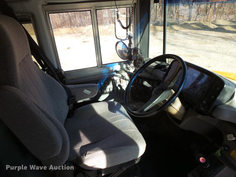 image for item DC4737 2004 Freightliner FS65 Thomas Built 101PS school bus