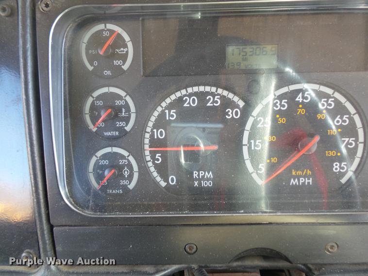 image for item DC4737 2004 Freightliner FS65 Thomas Built 101PS school bus