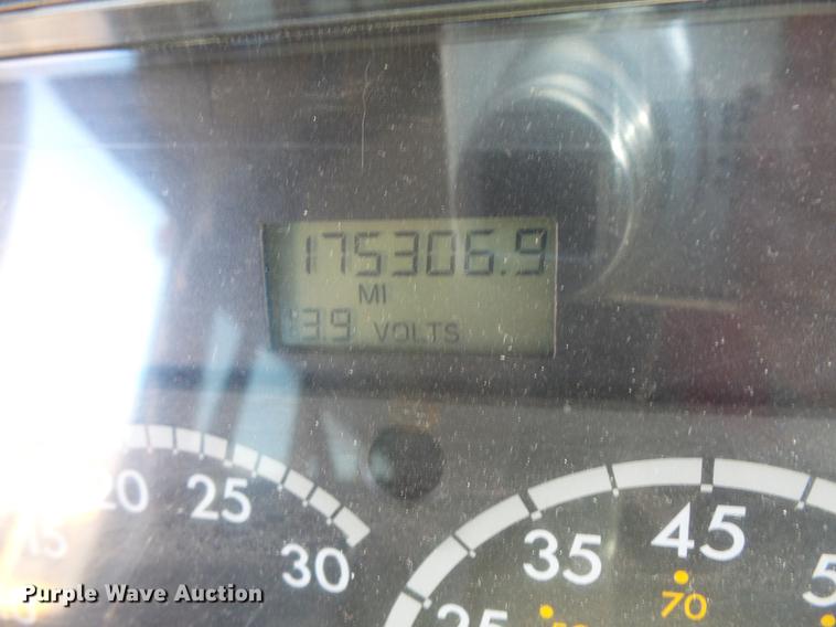 image for item DC4737 2004 Freightliner FS65 Thomas Built 101PS school bus