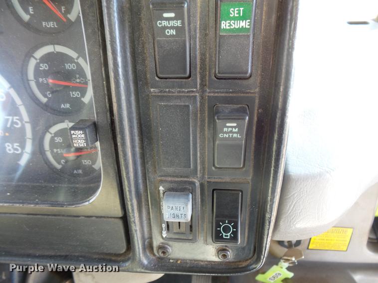 image for item DC4737 2004 Freightliner FS65 Thomas Built 101PS school bus