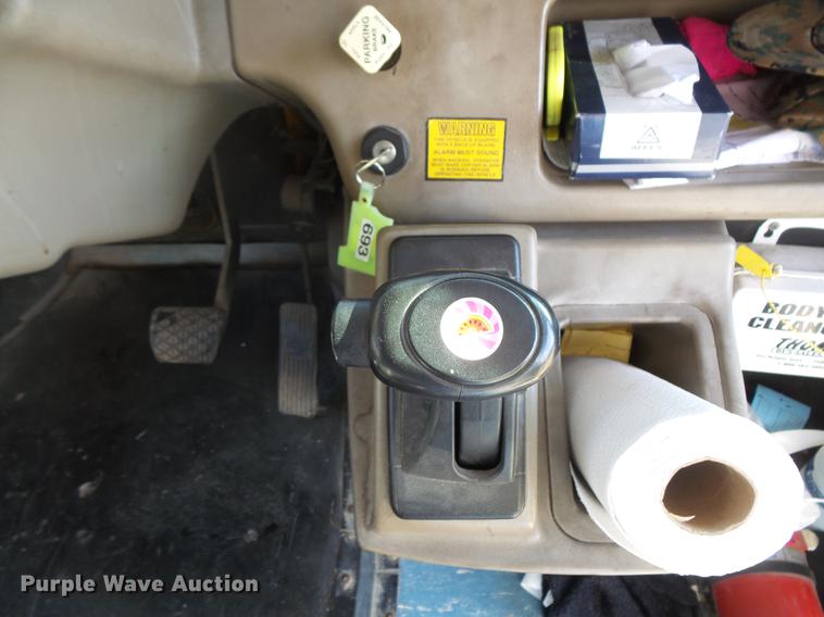 image for item DC4737 2004 Freightliner FS65 Thomas Built 101PS school bus