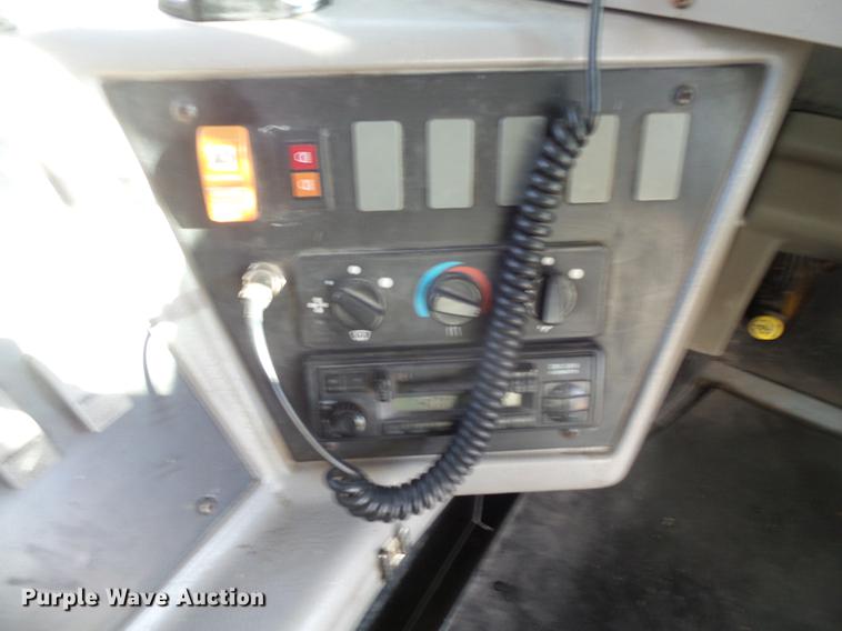 image for item DC4737 2004 Freightliner FS65 Thomas Built 101PS school bus