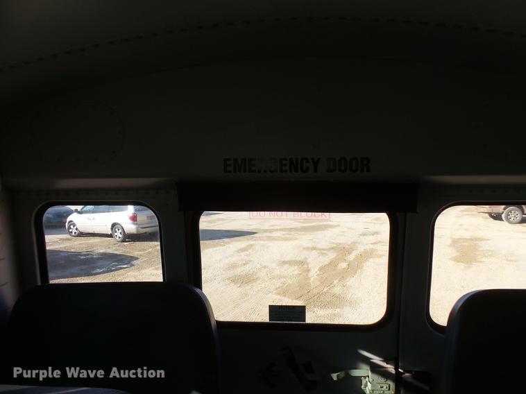 image for item DC4737 2004 Freightliner FS65 Thomas Built 101PS school bus