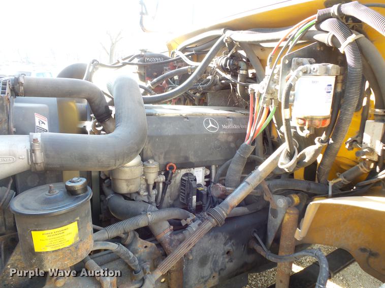 image for item DC4737 2004 Freightliner FS65 Thomas Built 101PS school bus