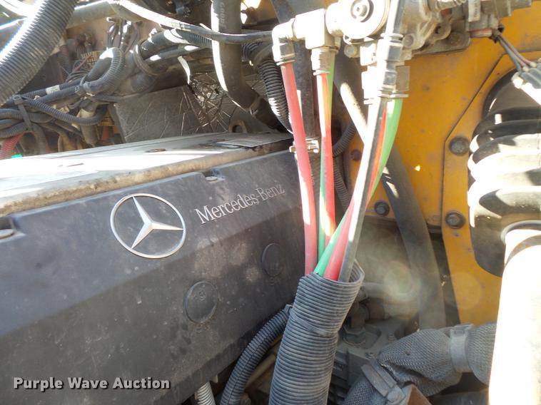 image for item DC4737 2004 Freightliner FS65 Thomas Built 101PS school bus