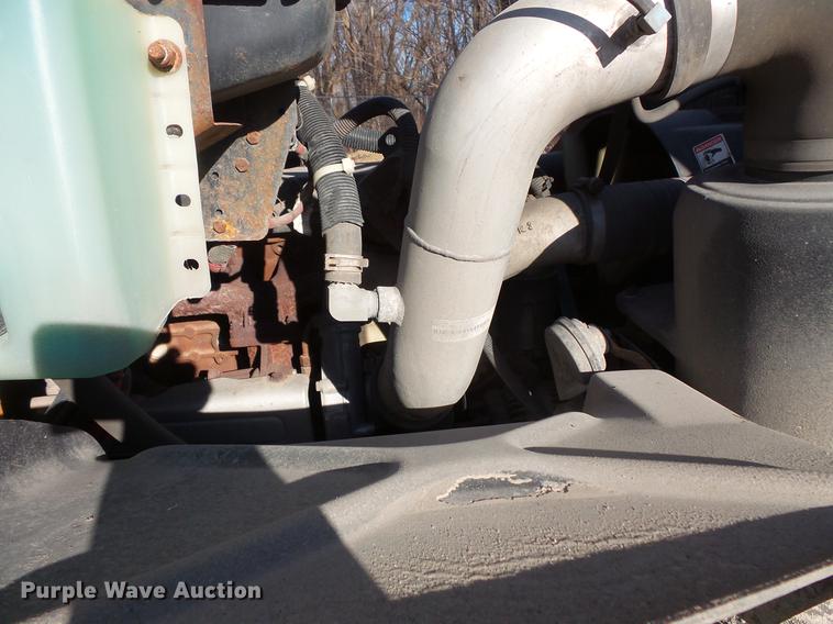 image for item DC4737 2004 Freightliner FS65 Thomas Built 101PS school bus