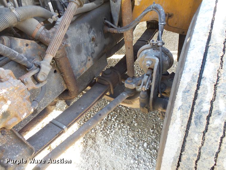 image for item DC4737 2004 Freightliner FS65 Thomas Built 101PS school bus