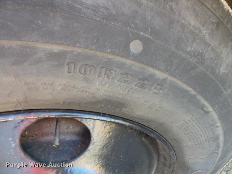 image for item DC4737 2004 Freightliner FS65 Thomas Built 101PS school bus