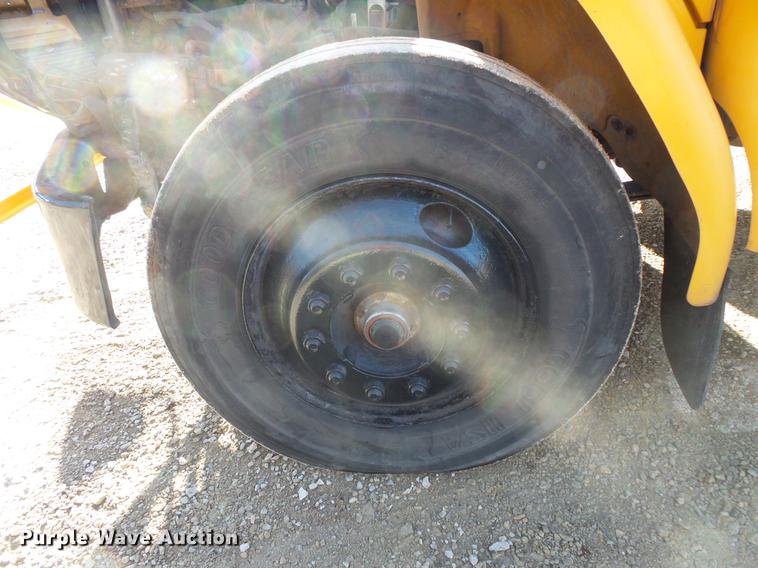 image for item DC4737 2004 Freightliner FS65 Thomas Built 101PS school bus